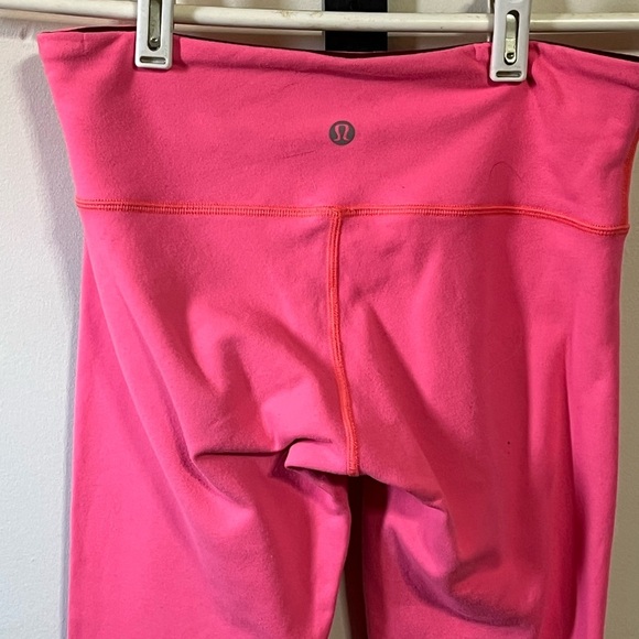 Lululemon Reversible Pink & Purple Capri Leggings Sz 4 - Picture 8 of 16